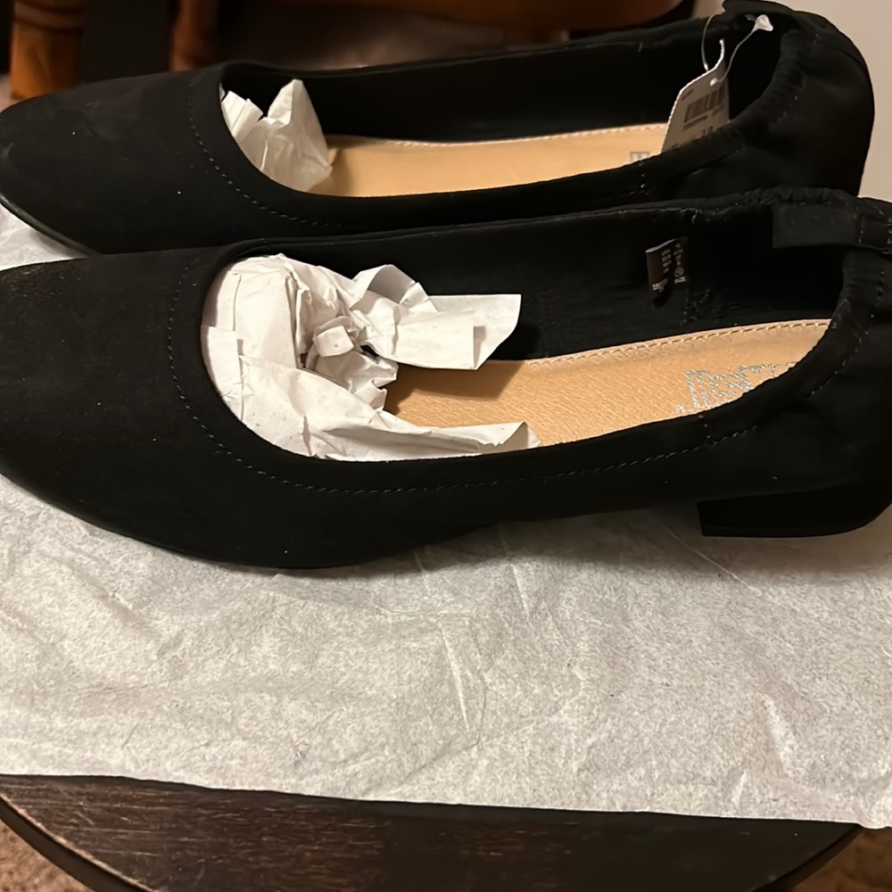 Dress shoes size 10 low heel